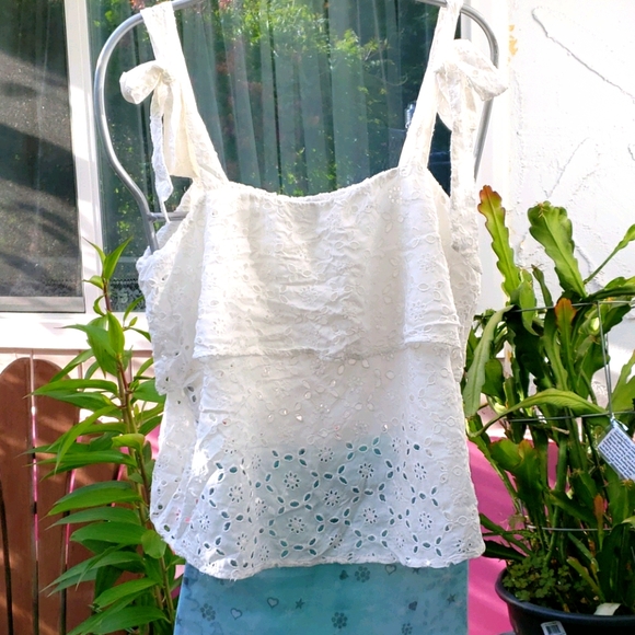 American Eagle ladies summer top - Picture 1 of 6